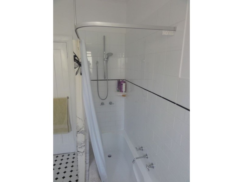 11 Donald Road, Burwood VIC 3125