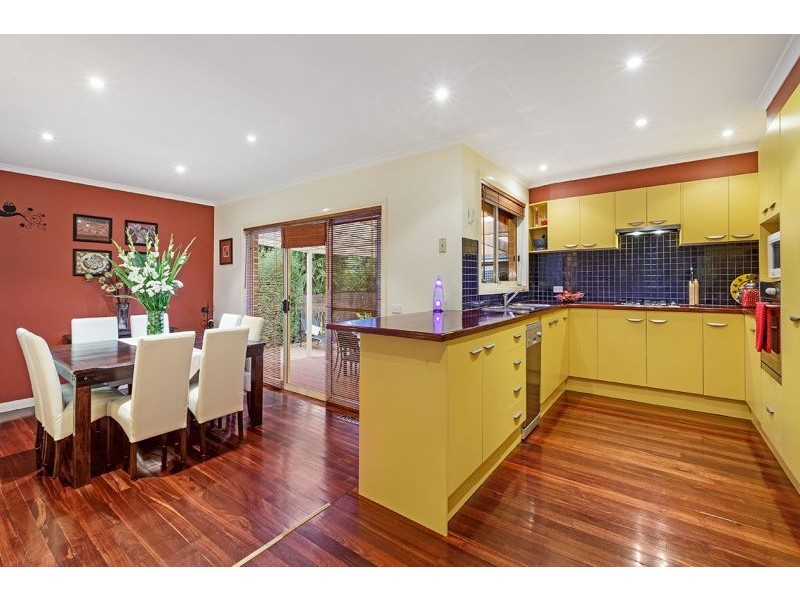 2/14 Carween Avenue, Mitcham VIC 3132