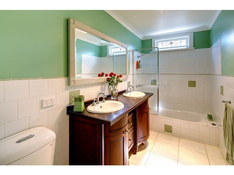 16 Main Street, Blackburn VIC 3130