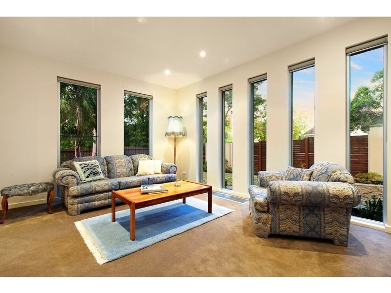 8 Laurel Grove, Blackburn VIC 3130