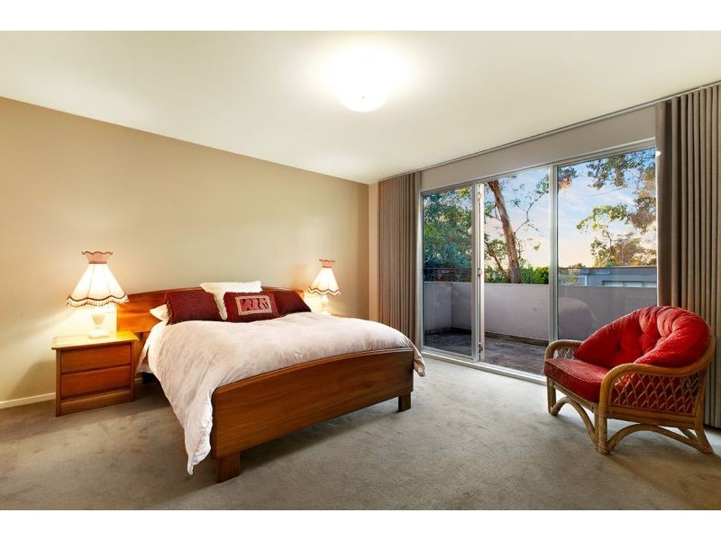 8 Laurel Grove, Blackburn VIC 3130