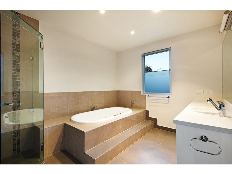 8 Laurel Grove, Blackburn VIC 3130