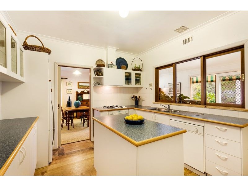 15 Jenner Street, Blackburn South VIC 3130