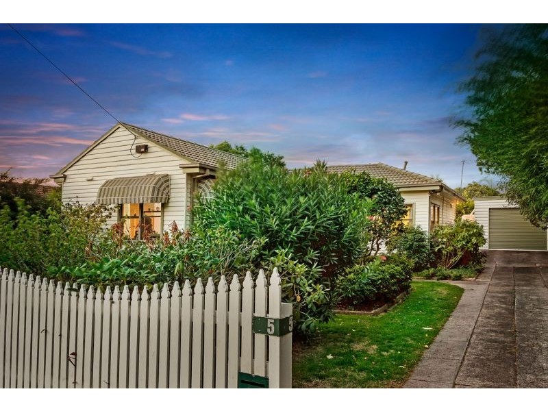 5 Barrina Street, Blackburn South VIC 3130