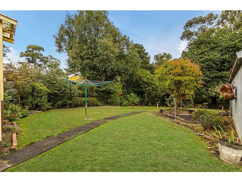 16 Downing Street, Blackburn VIC 3130