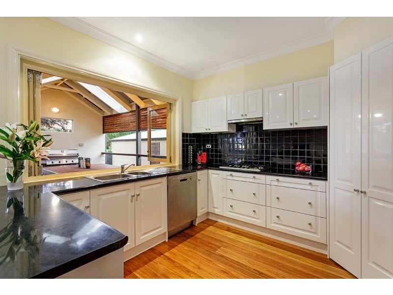 58 Robinlee Avenue, Burwood East VIC 3151