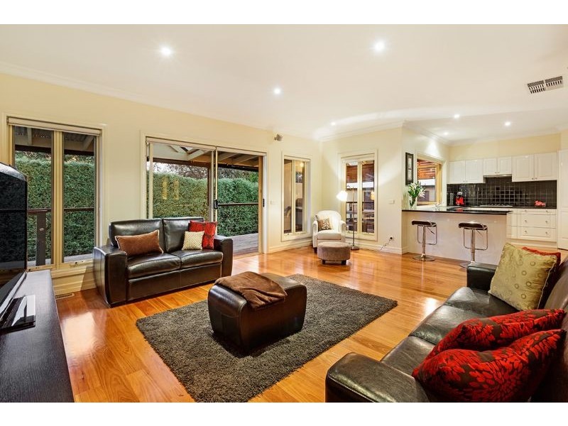 58 Robinlee Avenue, Burwood East VIC 3151