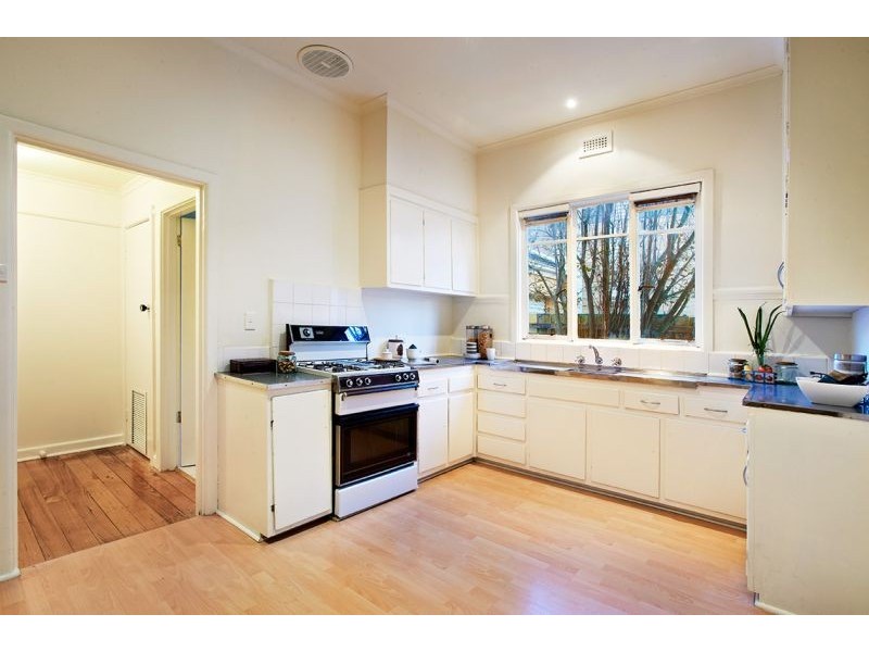 18 Pope Road, Blackburn VIC 3130