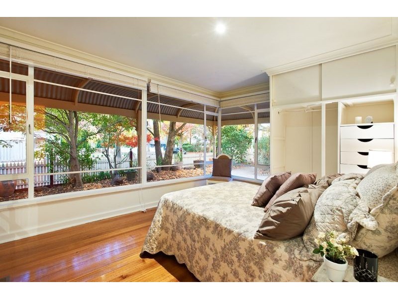 18 Pope Road, Blackburn VIC 3130