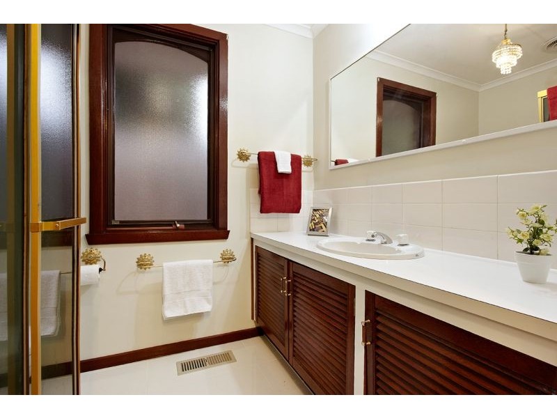 2 Tweedie Court, Box Hill North VIC 3129