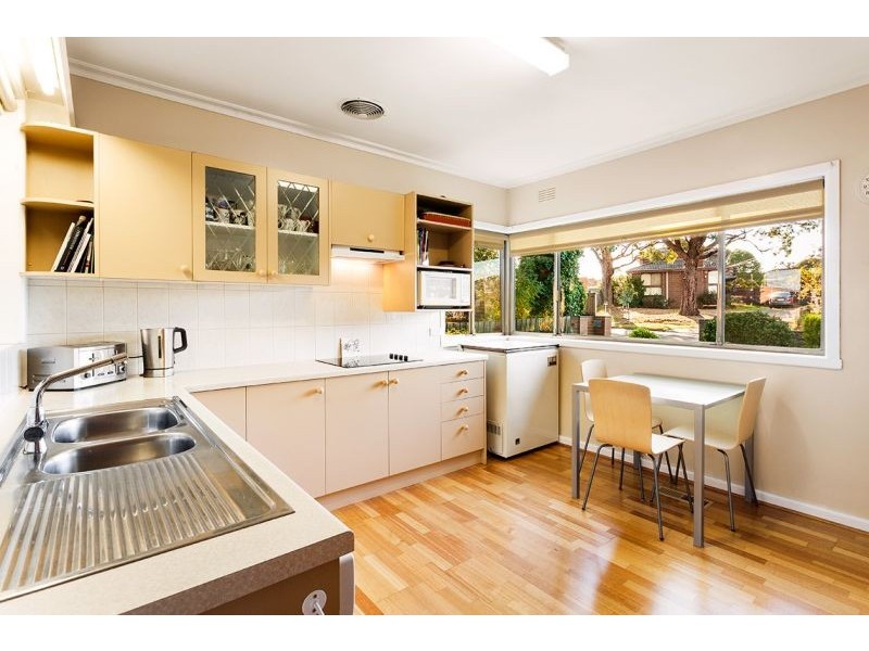 4 Salvana Avenue, Mitcham VIC 3132