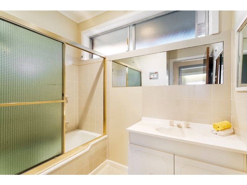 4 Salvana Avenue, Mitcham VIC 3132