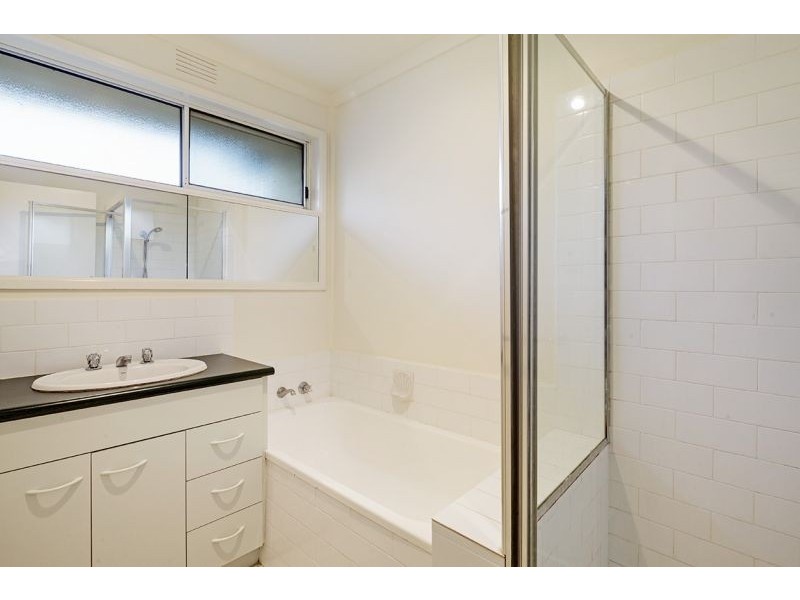 1/32 Simpsons Road, Box Hill VIC 3128