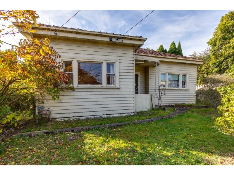 141 Canterbury Road, Blackburn VIC 3130