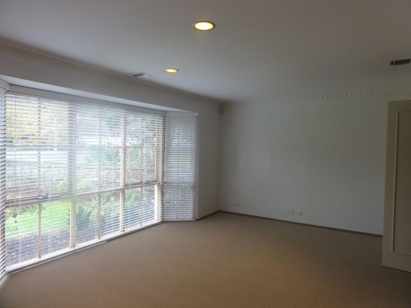 1/44 Naughton Grove, Blackburn VIC 3130