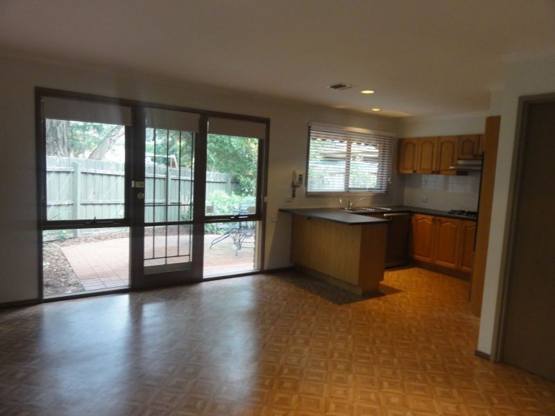 1/44 Naughton Grove, Blackburn VIC 3130