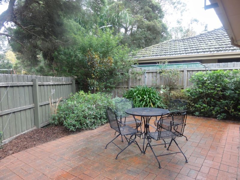 1/44 Naughton Grove, Blackburn VIC 3130