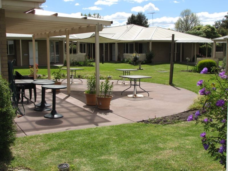 Units 8 11 17 30 31 33 34 44/27-29 Moore Street, Moe VIC 3825