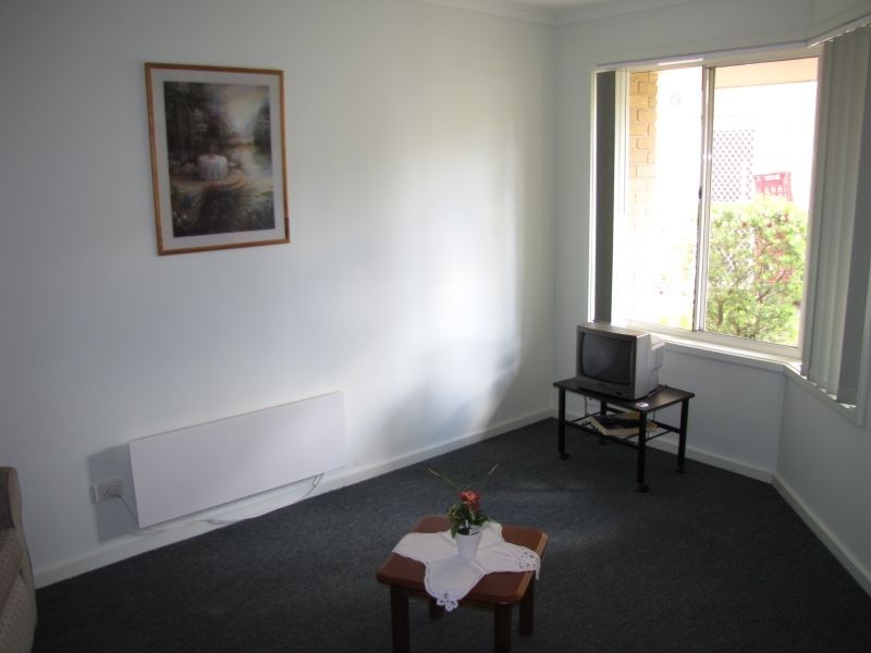 Units 8 11 17 30 31 33 34 44/27-29 Moore Street, Moe VIC 3825