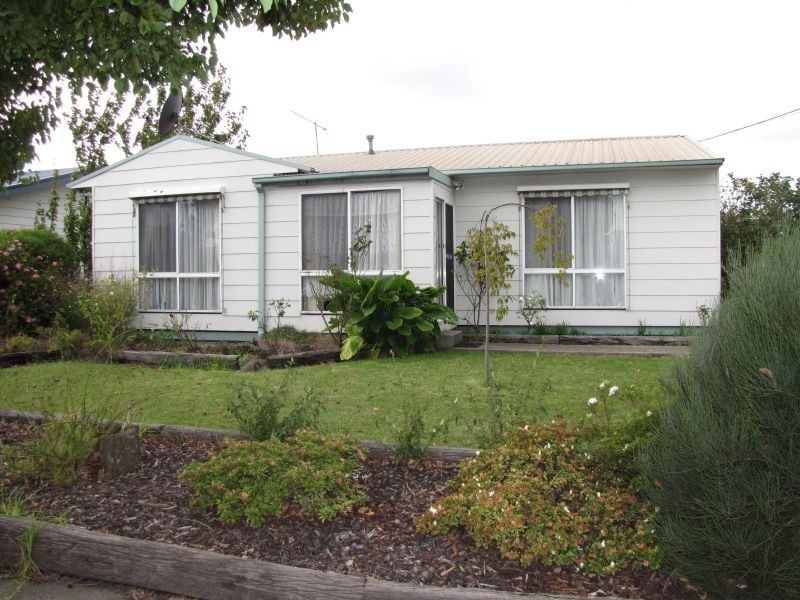 43 Boolarra Avenue, Newborough VIC 3825