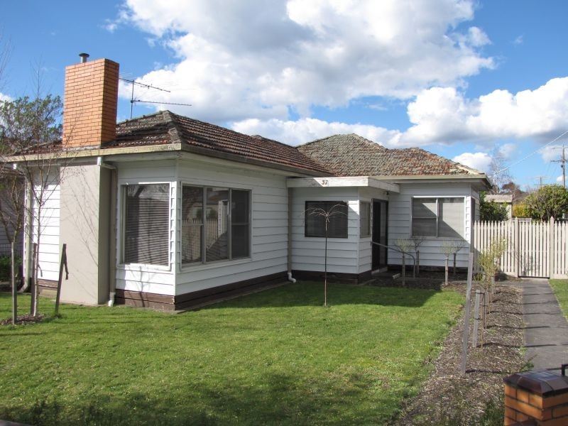 37 Fowler Street, Moe VIC 3825