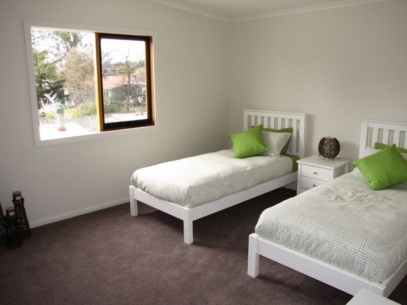 38 Law Street, Newborough VIC 3825