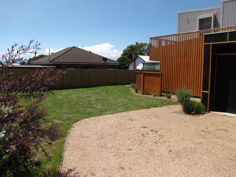 38 Law Street, Newborough VIC 3825