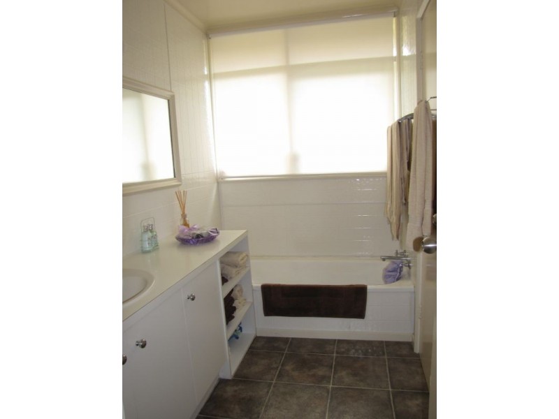 27 Northern Avenue, Newborough VIC 3825