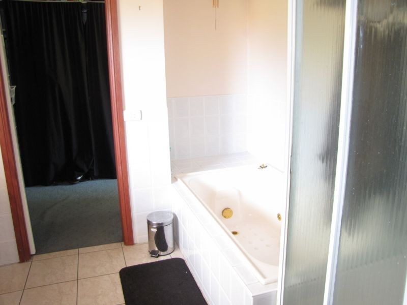 60 Blackwood Rise, Moe South VIC 3825