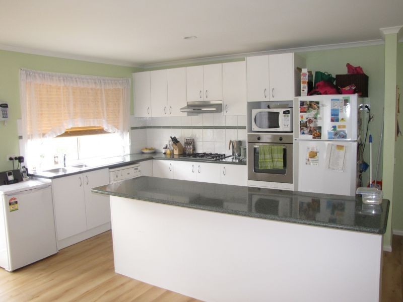 2 Amaroo Way, Newborough VIC 3825
