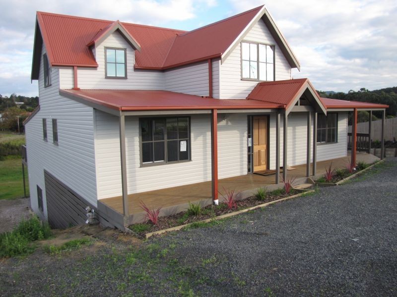 30 Colli Drive, Newborough VIC 3825