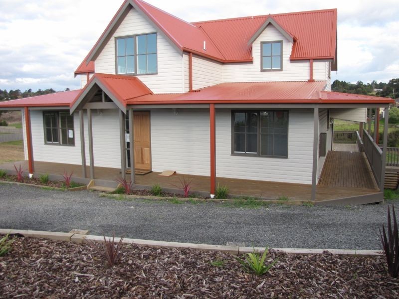 30 Colli Drive, Newborough VIC 3825