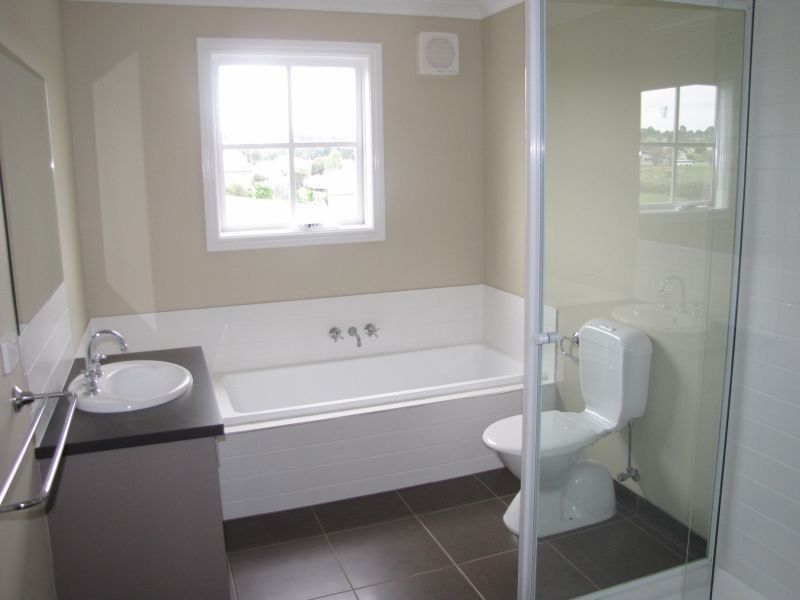 30 Colli Drive, Newborough VIC 3825
