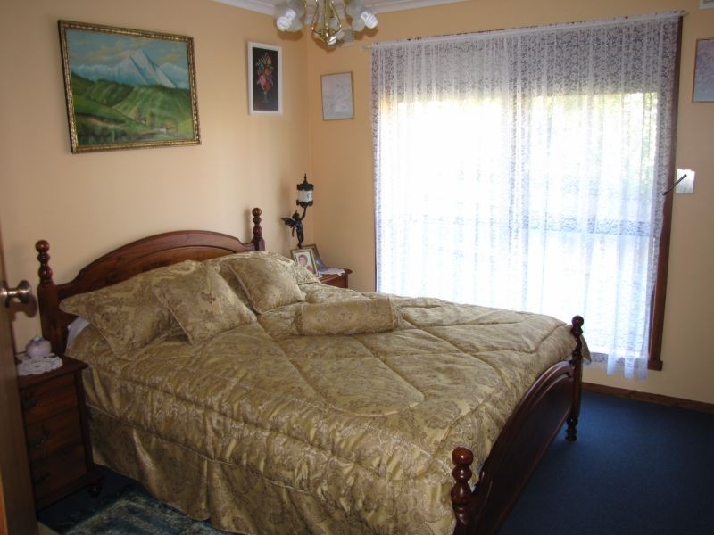 54 Cross Street, Newborough VIC 3825