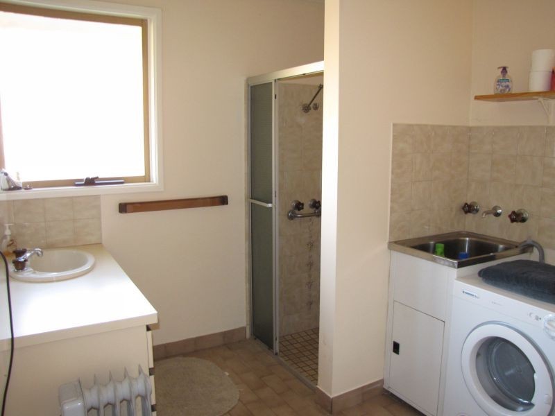 16/15 Burrage Court, Moe VIC 3825