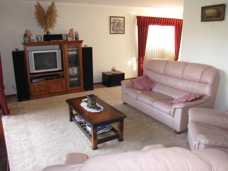 79 Coalville Road, Moe VIC 3825