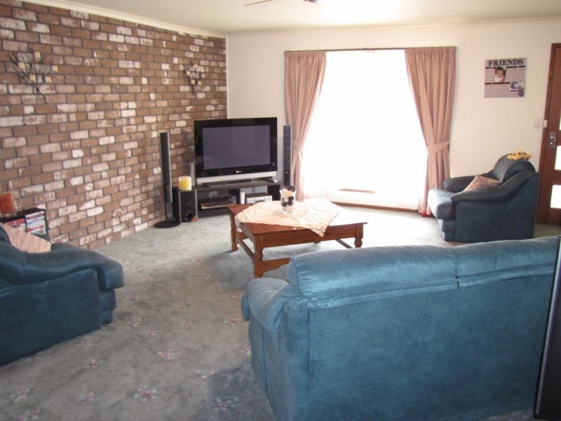 5 Coalville Road, Moe VIC 3825