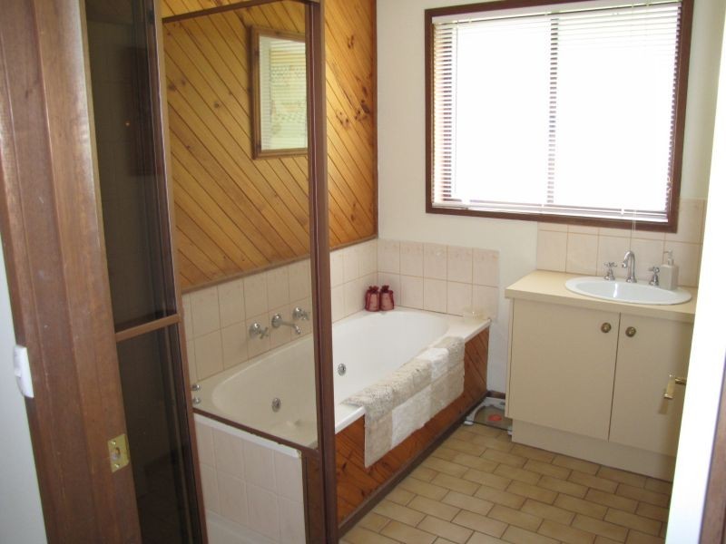 5 Coalville Road, Moe VIC 3825