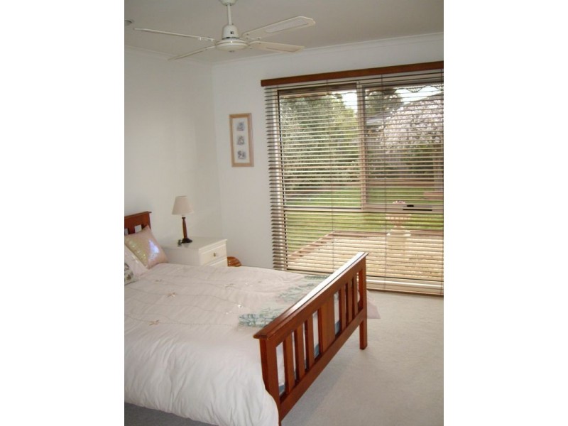 2 Kennedy Court, Newborough VIC 3825