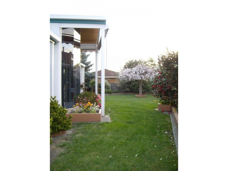 2 Kennedy Court, Newborough VIC 3825