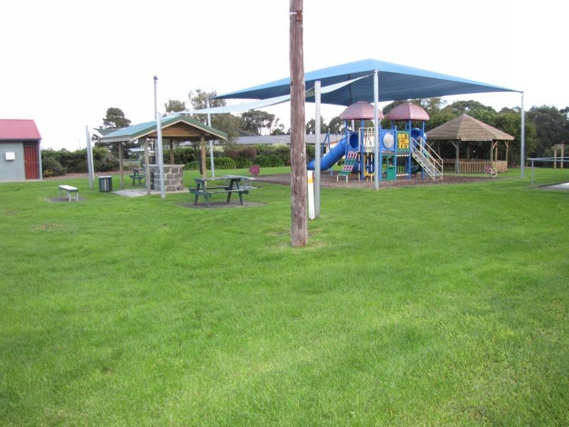 8 Reserve Street, Yallourn North VIC 3825