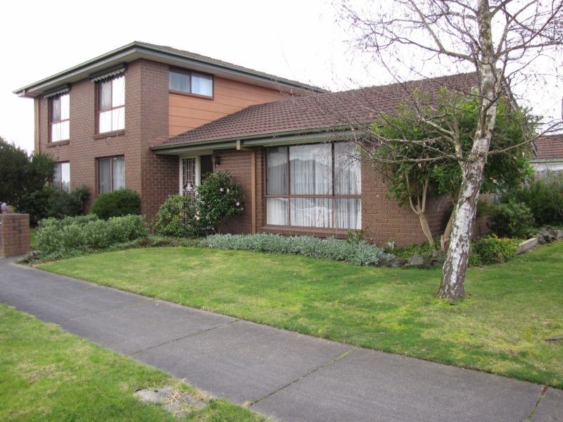 3 Colli Drive, Newborough VIC 3825