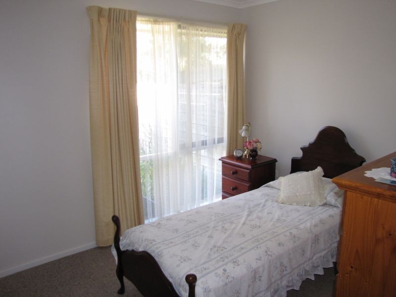 28/15 Burrage Court, Moe VIC 3825