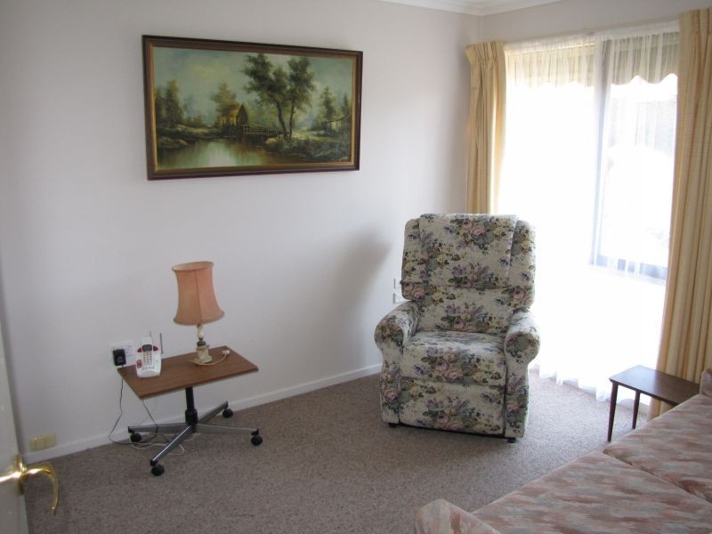 28/15 Burrage Court, Moe VIC 3825