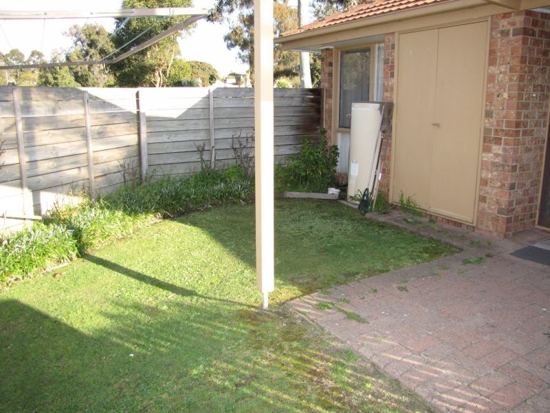 28/15 Burrage Court, Moe VIC 3825