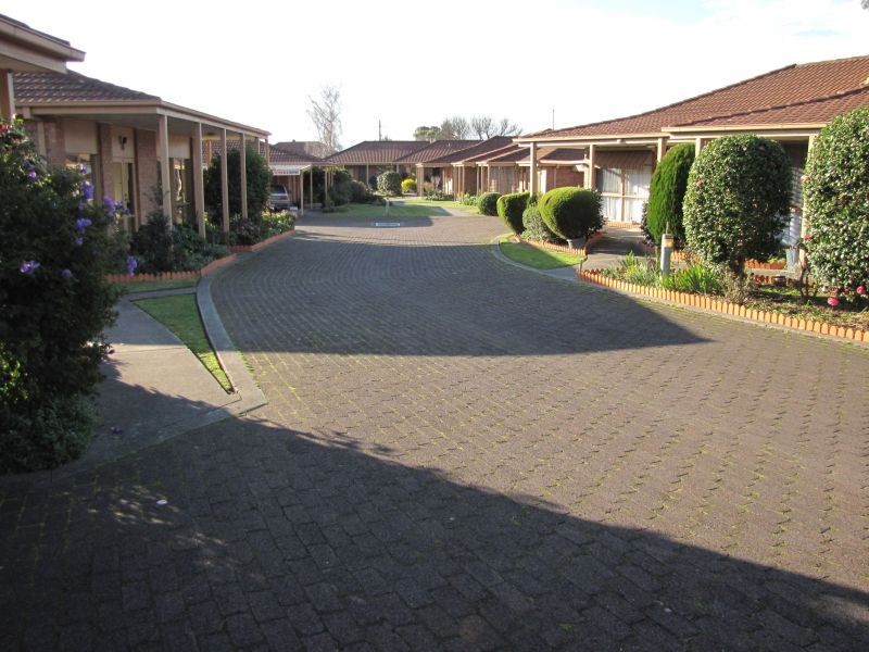 28/15 Burrage Court, Moe VIC 3825