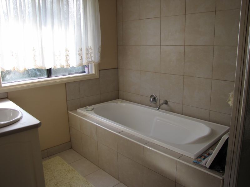 2 Orion Court, Moe VIC 3825