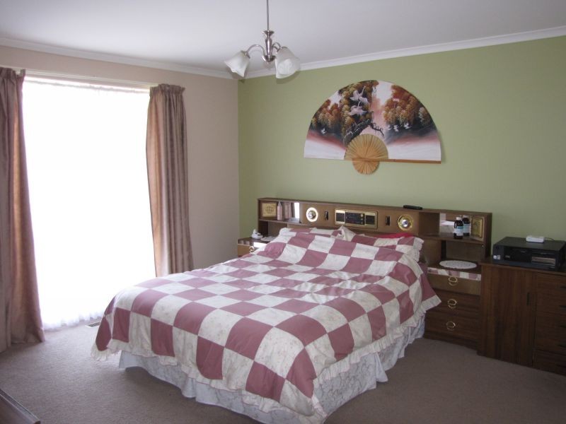2 Orion Court, Moe VIC 3825