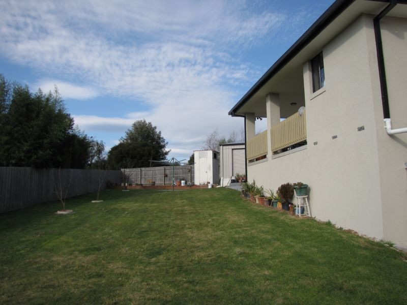 2 Orion Court, Moe VIC 3825
