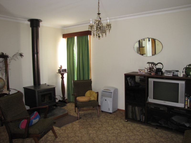 25 Elswyk Road, Moe VIC 3825